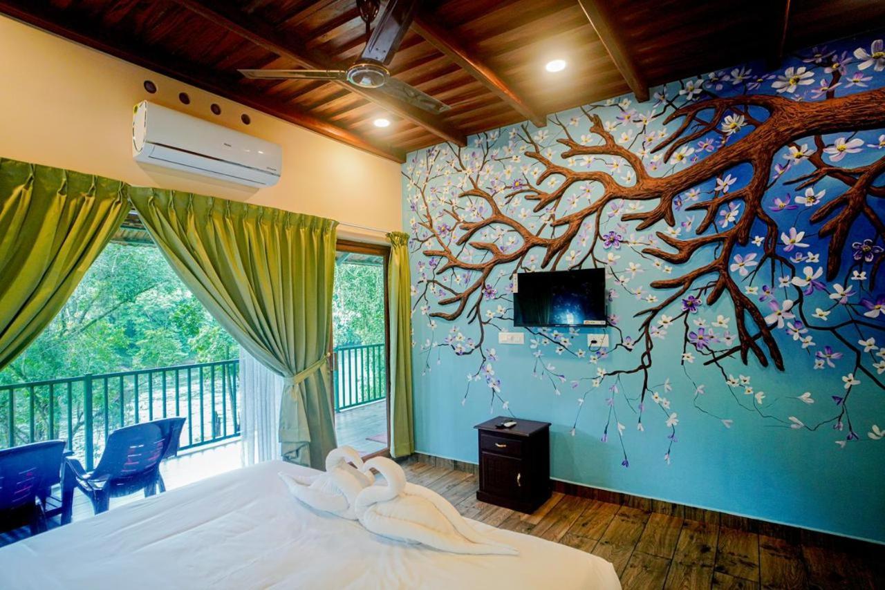 Falcon Riverview Resorts Kuttampuzha Exteriör bild