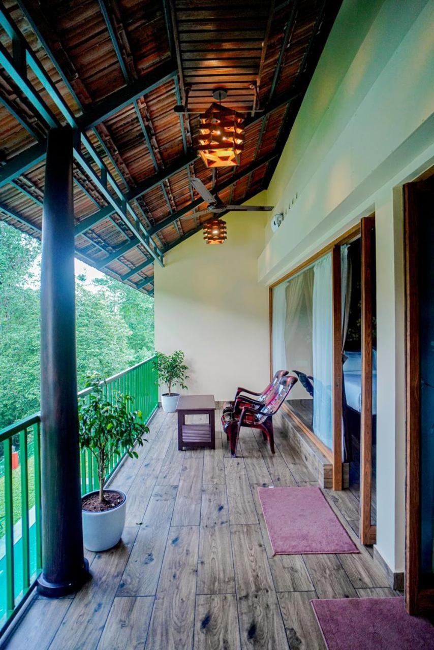 Falcon Riverview Resorts Kuttampuzha Exteriör bild