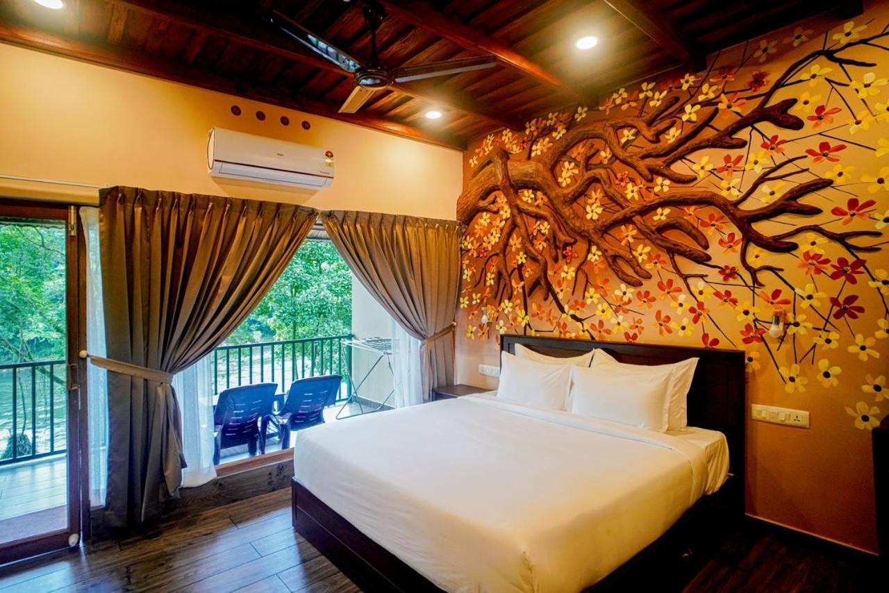 Falcon Riverview Resorts Kuttampuzha Exteriör bild