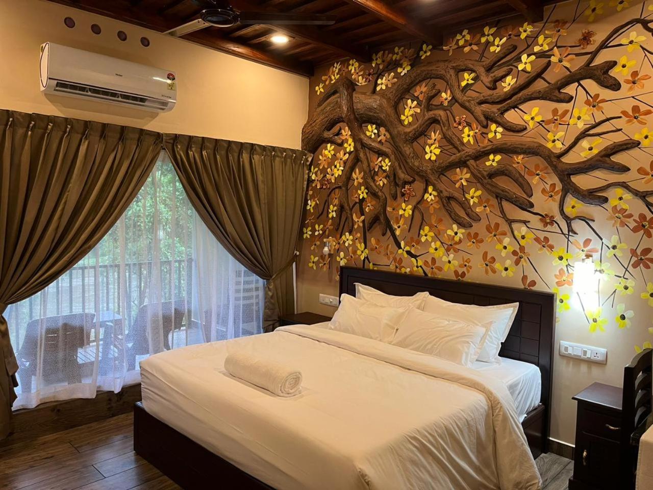 Falcon Riverview Resorts Kuttampuzha Exteriör bild